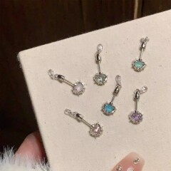 いばらの愛の悪魔の釘の立体の水滴のペンダントのチタン鋼の高位の耳の骨の釘の高級感のねじは竿の耳飾りの女性をねじります。