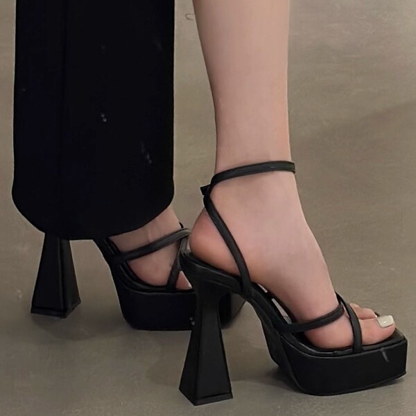 Fashionable universal high heels platform