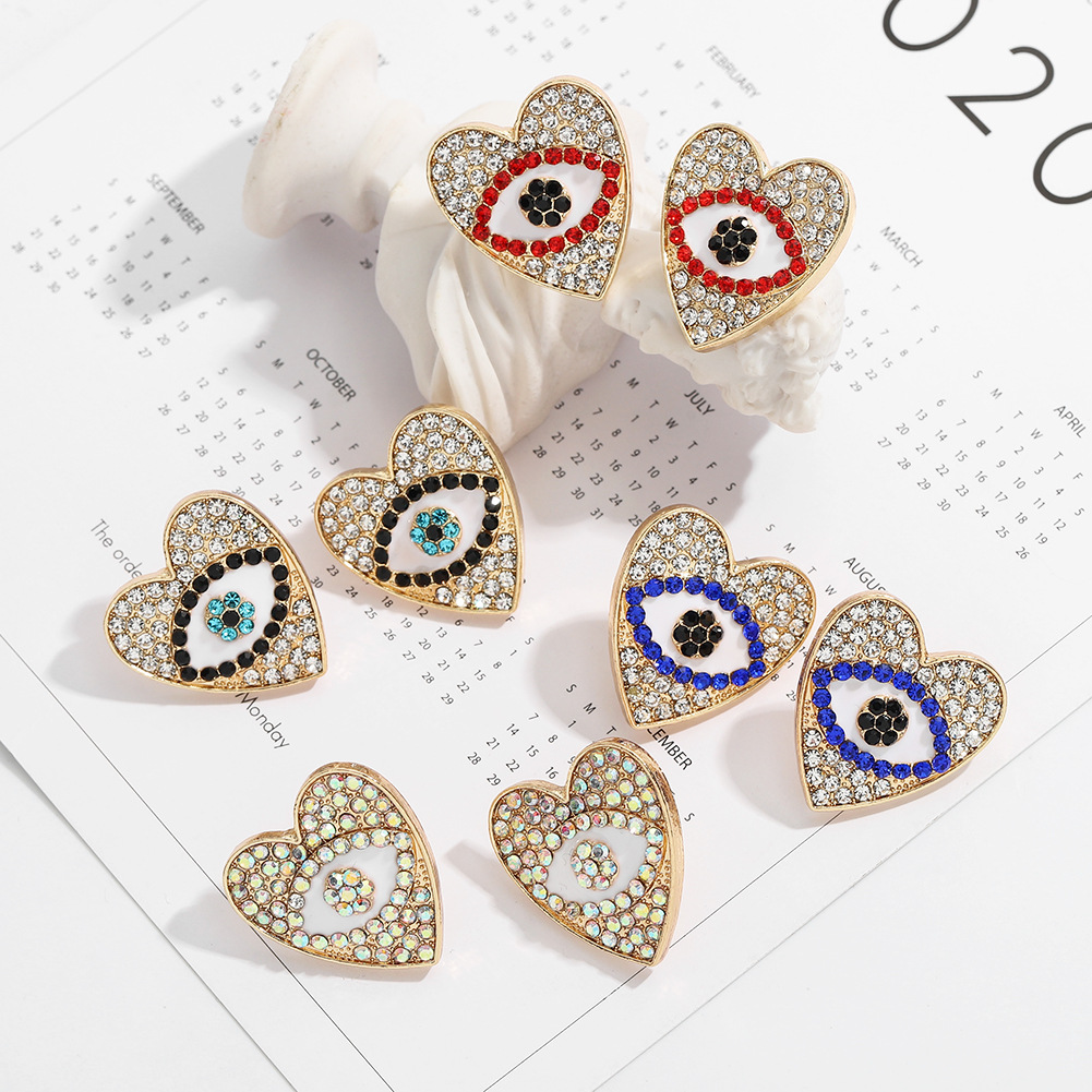 Pendientes En Forma De Corazón De Aleación De Diamantes De Ojo De Diablo display picture 10