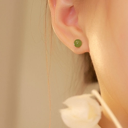 For the late Qing Dynasty, refreshing green and silver needle temperament earrings, unique design sense, high-end earrings, ancient style earrings for women