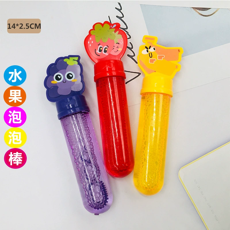 Новый продукт TikTok, трендовая детская мультяшная фруктовая мини-ручная палочка для пузырей, оптовая продажа пузырей на открытом воздухе для Дня защиты детей.