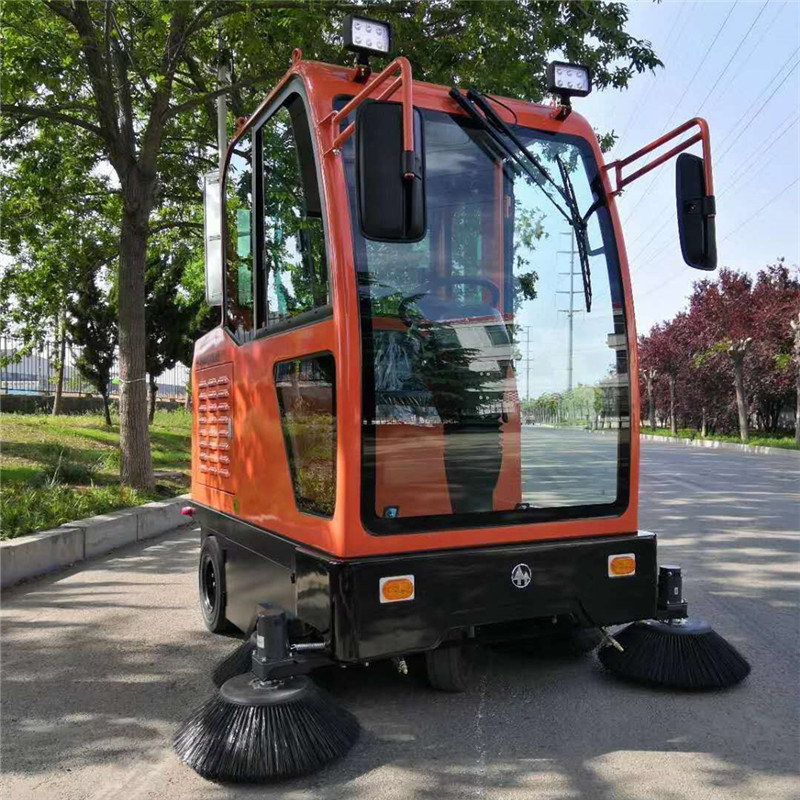 工厂车间清扫车 驾驶室扫地机 全封闭式五刷电动扫地车