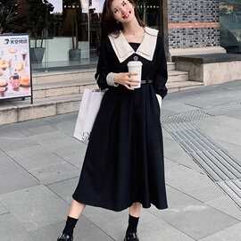 2-300斤大码显瘦娃娃领连衣裙女春秋胖mm宽松遮肉收腰气质小黑裙