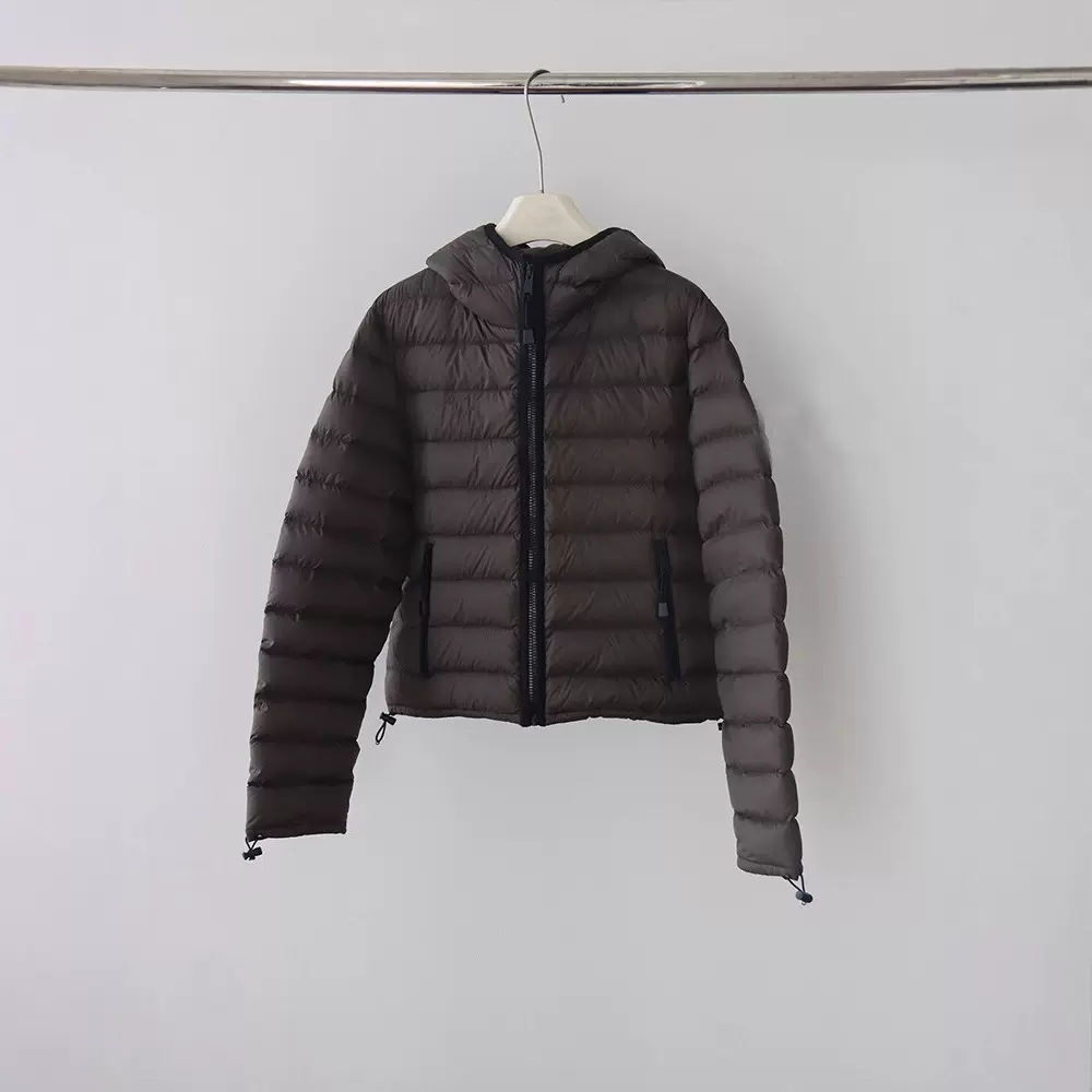 品质强大 又轻又暖 时髦 白鹅绒连帽短款羽绒服