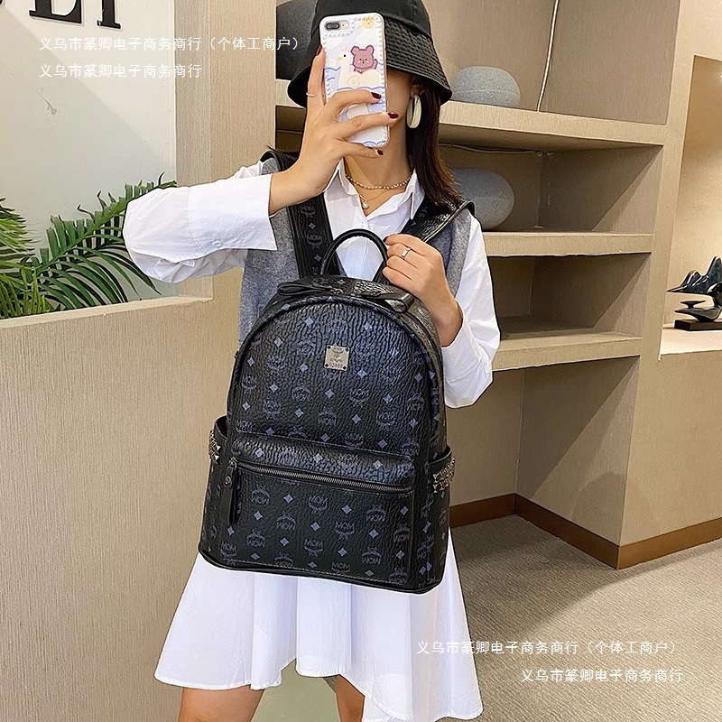 香港代购大容量2025感专柜旅行背包新款时尚小潮双肩包女