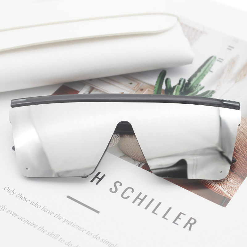 Black frame white mercury