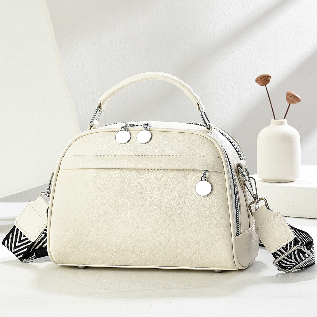 Xiaozhong 2025 nueva moda todo-fósforo estilo explosivo bolso de mensajero portátil de un solo hombro popular de este año bolso pequeño para mujer verano para mujer