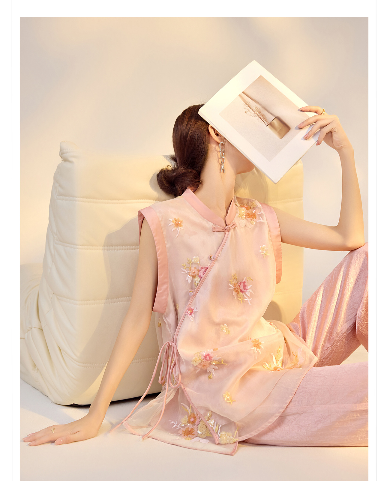 Áo vest lụa thêu hoa dành cho nữ — Màu hồng chi tiết 4