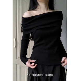 French Black One-Shoulder Top for Women in Autum, Off-Shoulder Design, Niche Slim Fit, Long-Sleeved Knitwear with Inner Layer