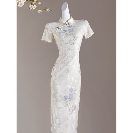 Cheongsam suitable for engagement and daily wear, 2025 new model, high-end, elegant, printed, modified, young style, autumn cheongsam for girls Cheongsam suitable for engagement and daily wear, 2025 new model, high-end, elegant, printed, modified, young style, autumn cheongsam for girls
