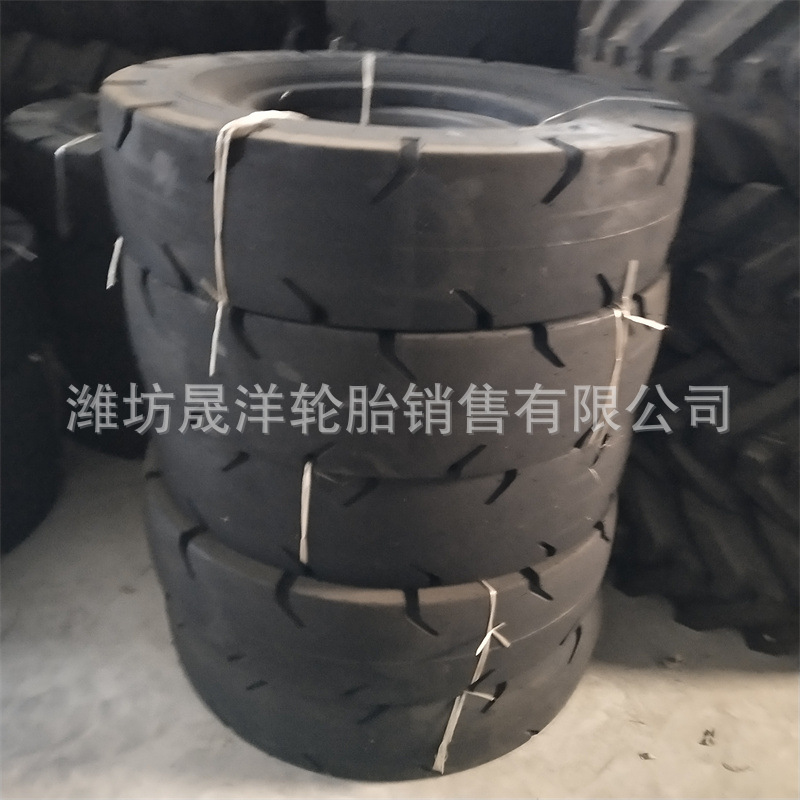 Smooth road roller tires 13 80-20, construction machinery rubber wheels 1100-20, available for export