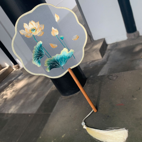 Laochangmen Lingjuan palace fan double-sided embroidered lotus fan Chinese style beech wooden handle ancient fan classical dance fan