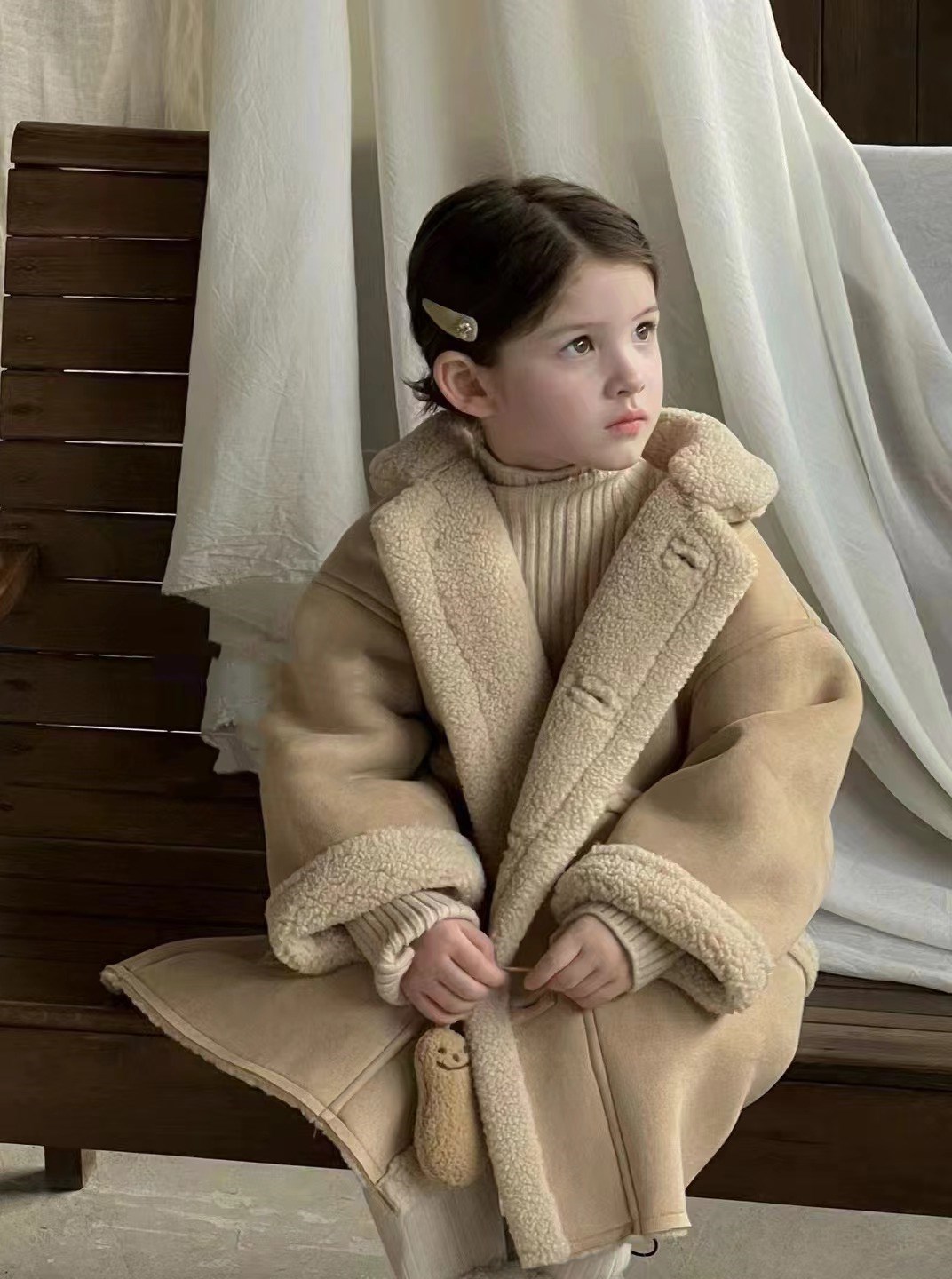 Vêtements pour enfants Manteau pour filles en peau d'agneau épaisse composite en peau de cerf camel manteau chaud vêtements d'extérieur_voghion.com