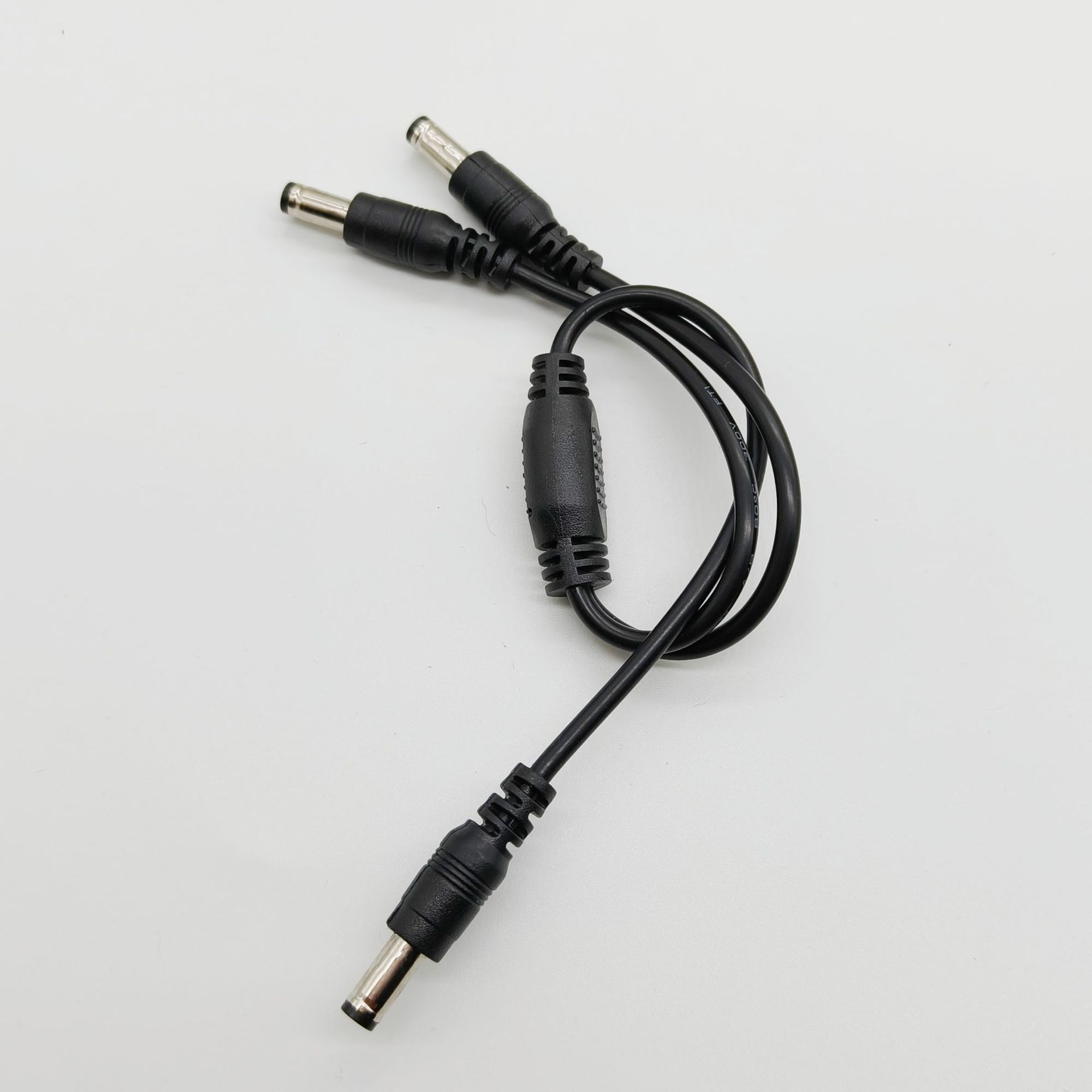 Monitoreo de la fuente de alimentación 12V una línea de alimentación dividida en dos cable de enrutador dc5525 un centímetro dividido en dos macho DC5521mm image 3