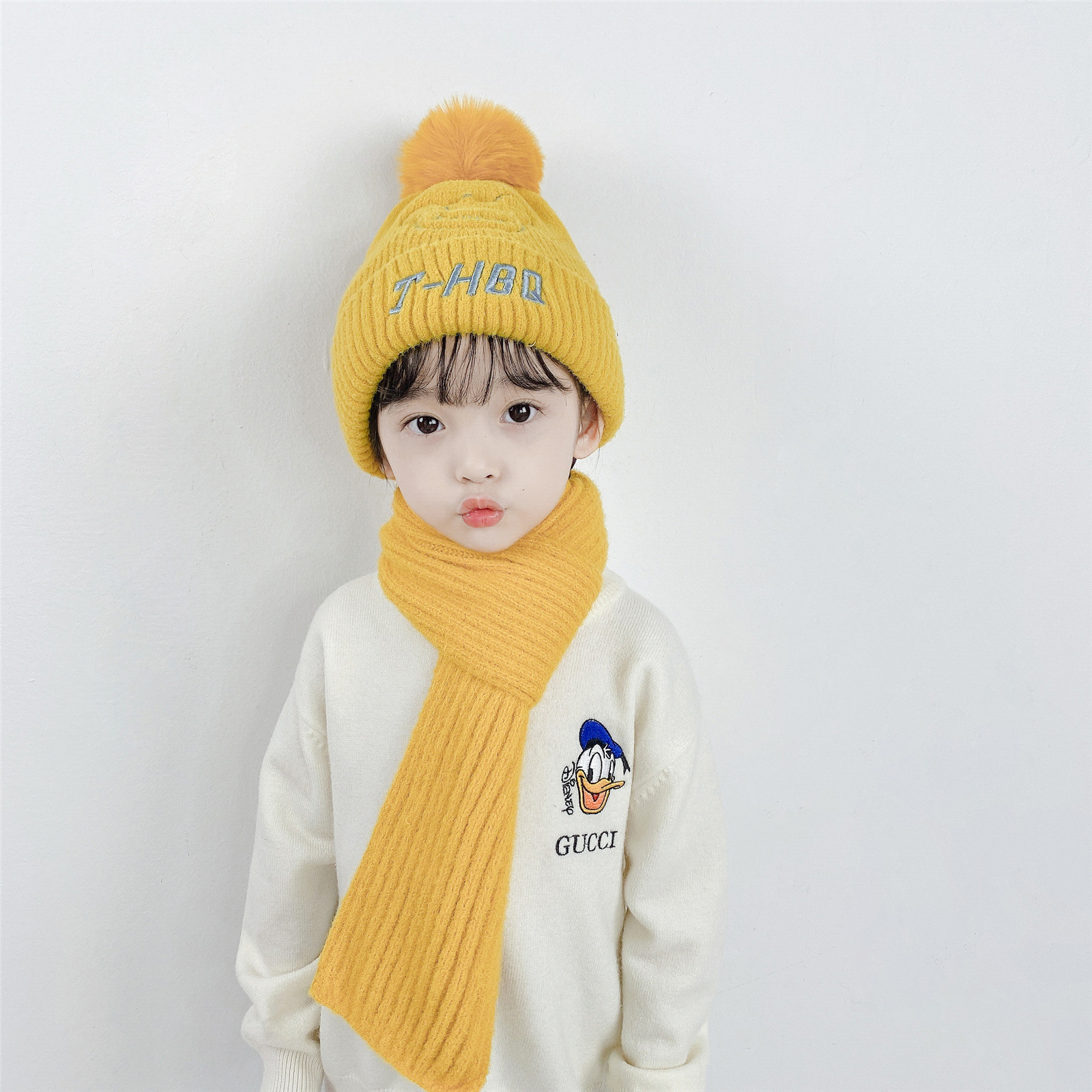 Children's Winter Knitted Hat And Scarf Two-piece Suit Wholesale display picture 2
