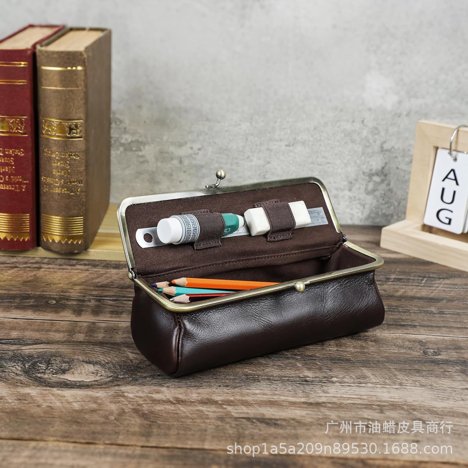 Hot-selling retro creative large-capacity pencil case, multi-functional portable eyeglass case, and stationery organizer