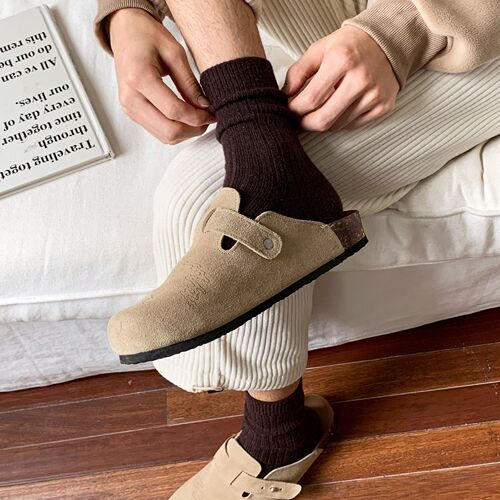 Autumn and winter thickened cashmere socks, casual business men's mid-calf socks, coffee-colored retro trendy men's socks, Japanese style.