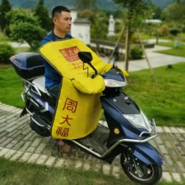 挡风衣/被;成人帽;化妆包