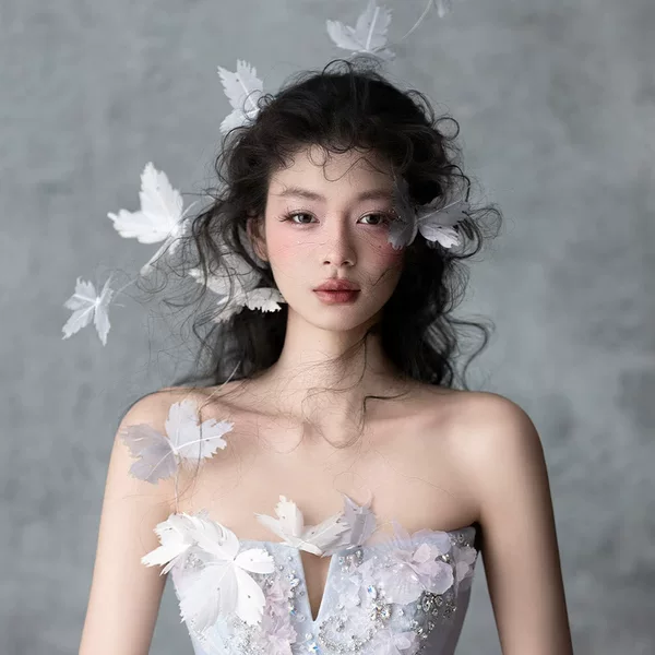 Elegant and Graceful Handmade Butterfly Hair Accessories for Brides, Dreamy and Creative Feather Headpieces, Vintage Romantic Wedding Accessories for Travel Photography