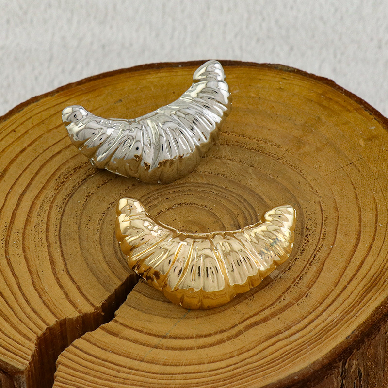 Bracciale oversized con fiore in smalto gioiello floreale 3d_voghion.com