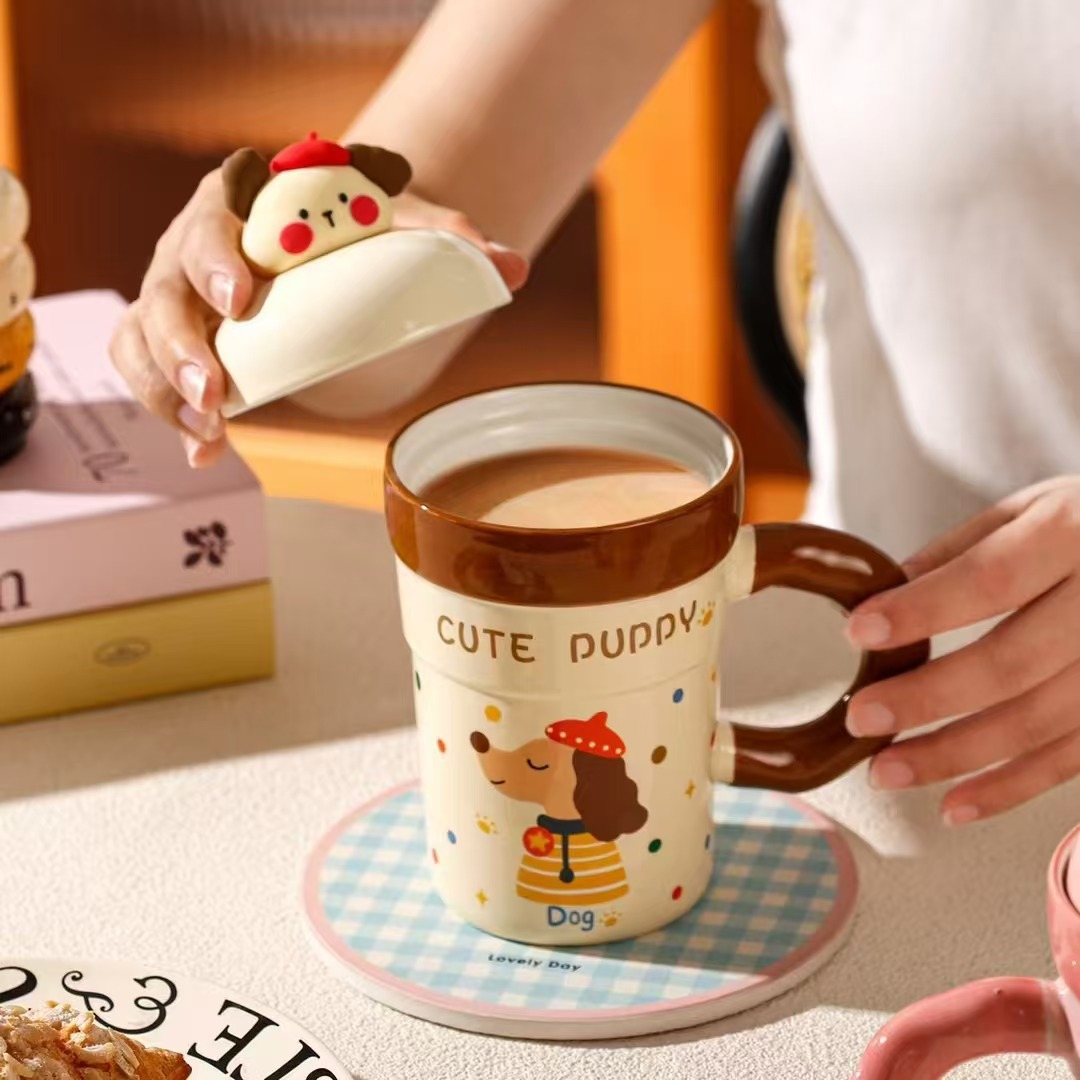 Taza de dibujos animados creativos Taza de cerámica con tapa Taza de agua de pareja para niñas Regalos de mano Taza de marca de alto valor Juego para el hogar
