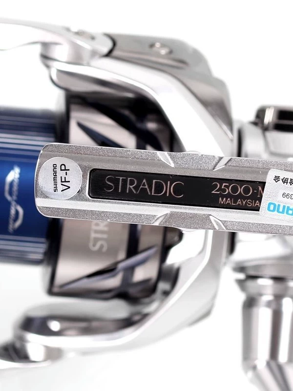Катушка с вращающейся катушкой (Shimano) Stradic 23 — модели разной размерности, 0.499 кг, компакты 20×20×15 см