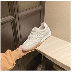【潮不南】小香風刺繍ファッションカジュアル運動靴の厚い底の白い靴の女性の阿甘靴の徳訓靴