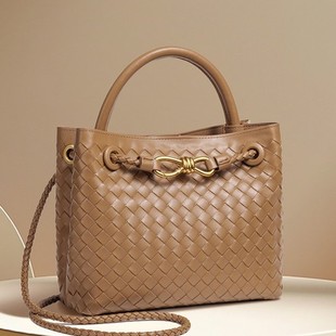 B�о������p��Ů���W���¿�С���L���������ذ�������μ�б���