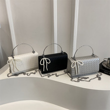 ���ֵ�μ�С����2025�ļ��¿�s�r�м�ɫ�߹�����e����б���