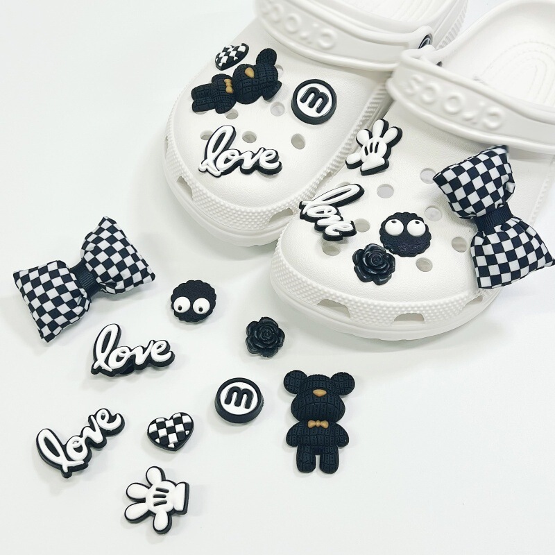 High-End Croc Shoes with Cute Cartoon Accessories DIY Free Matchinging Removable Shoe Buckles Internet Celebrity Popular Shoe Flowers