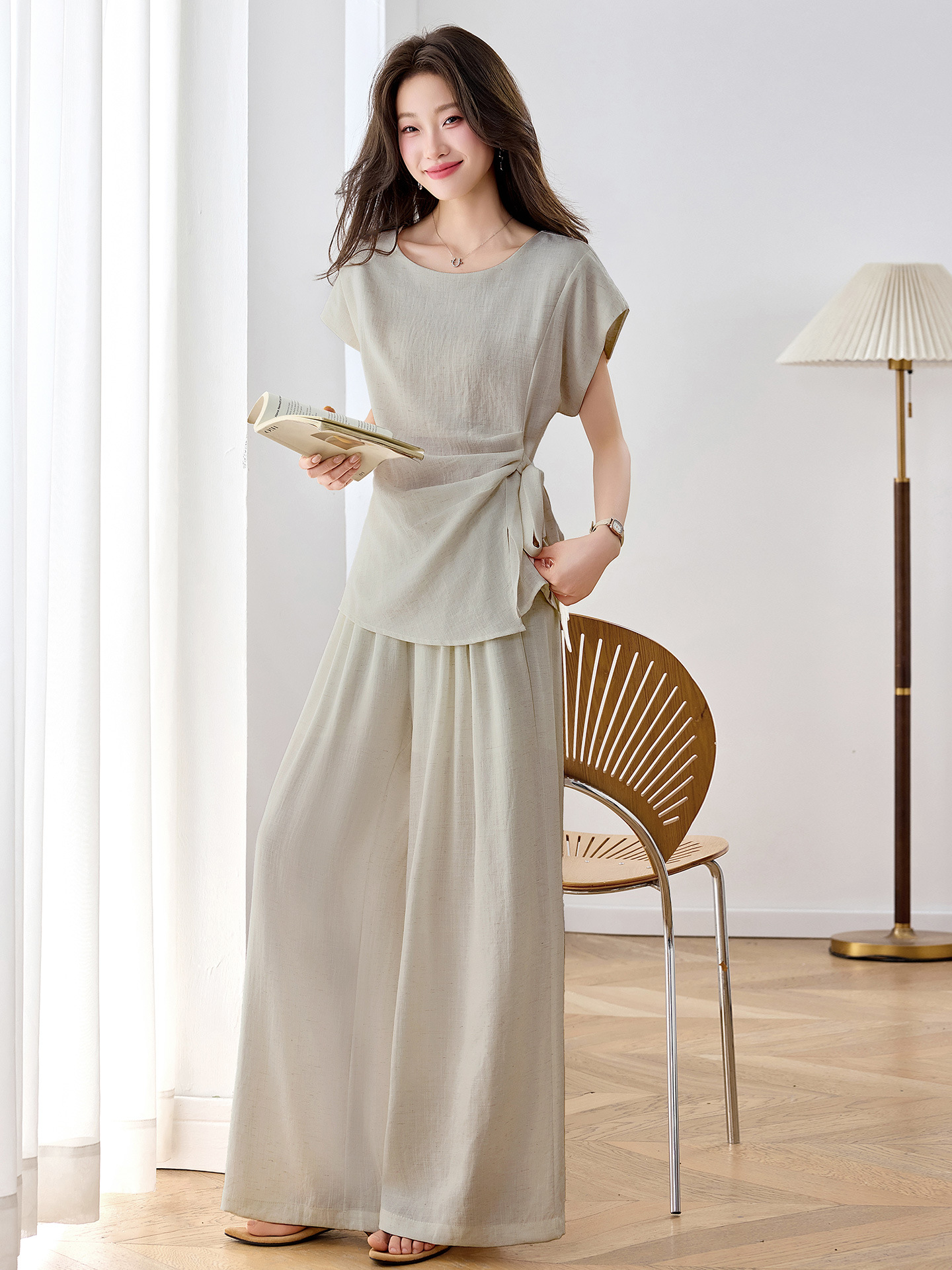 Bộ áo thun cổ tròn nơ buộc kết hợp quần ống rộng nữ 2 món — xanh lam, màu kaki, màu trắng ngà