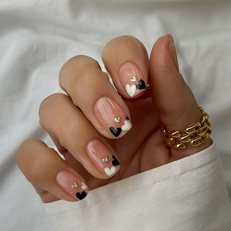 24-Piece Short French-Style Press-On Nails, Simple Black and White Heart Design, Fake Nails, Popular in Europe and America, Wholesale in Stock 24-Piece Short French-Style Press-On Nails, Simple Black and White Heart Design, Fake Nails, Popular in Europe and America, Wholesale in Stock