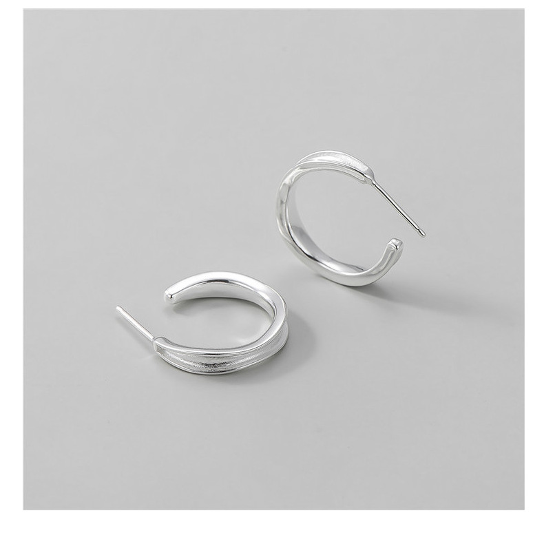 1 Pair Elegant C Shape Sterling Silver Earrings display picture 4