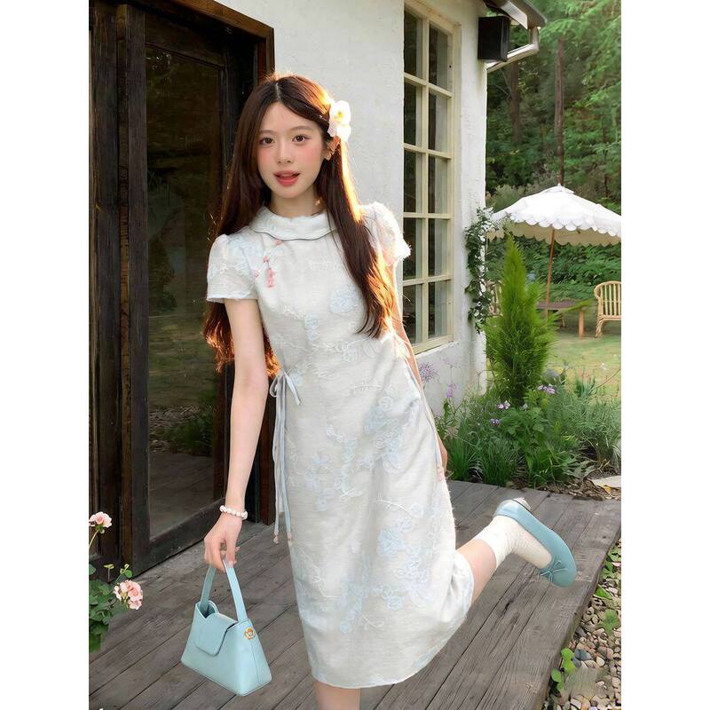 New Chinese-Style Embroidered Qipao Dress for Women, Summer 2026 New Model, National Style Improved Lapel Waist-Cinching Elegant Mid-Length Dress New Chinese-Style Embroidered Qipao Dress for Women, Summer 2026 New Model, National Style Improved Lapel Waist-Cinching Elegant Mid-Length Dress