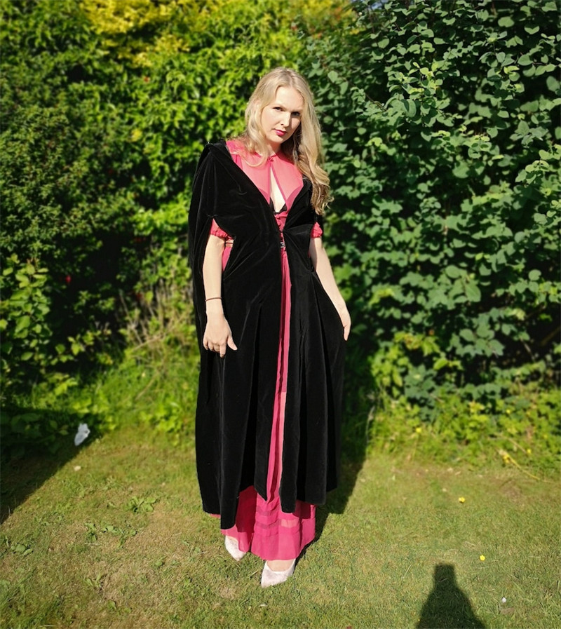 欧美中世纪巫师披风女巫斗篷漏手黑色万圣节风衣小腿长度金丝绒**|ru