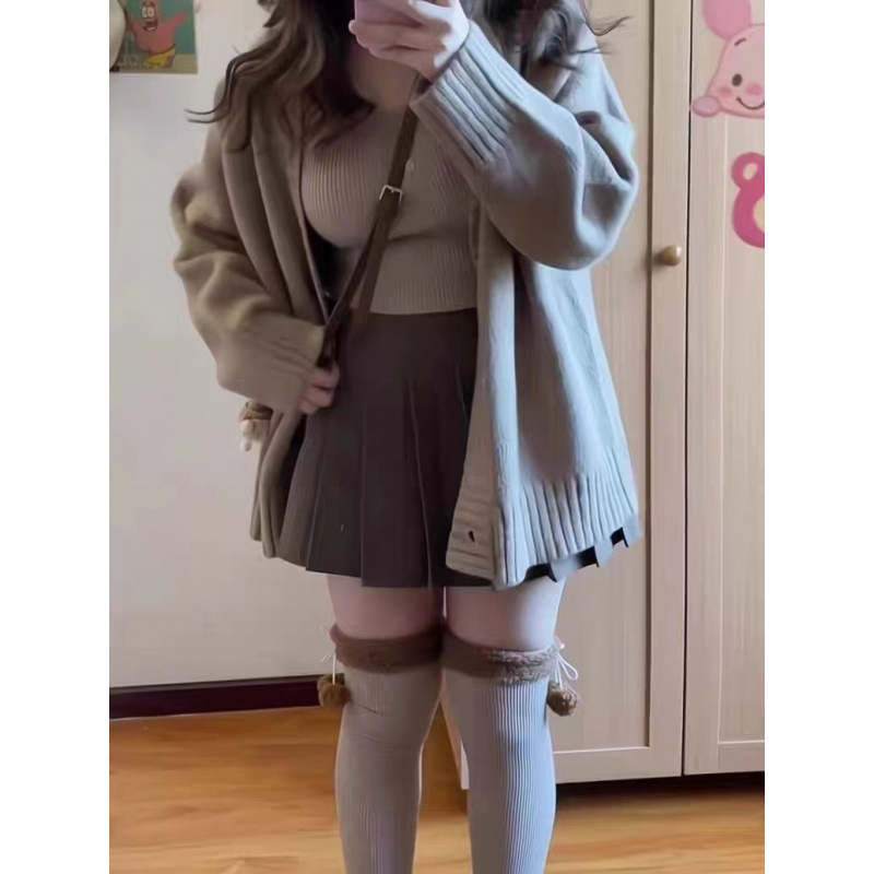 大码女装秋冬胖妹妹慵懒风复古毛衣开衫针织背心高腰百褶裙三件套|undefined