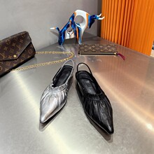 �W��վGŮЬ26�����r�к��ܛ�ް�����ţƤ���^�\�ڴֵ͸��Λ�Ь