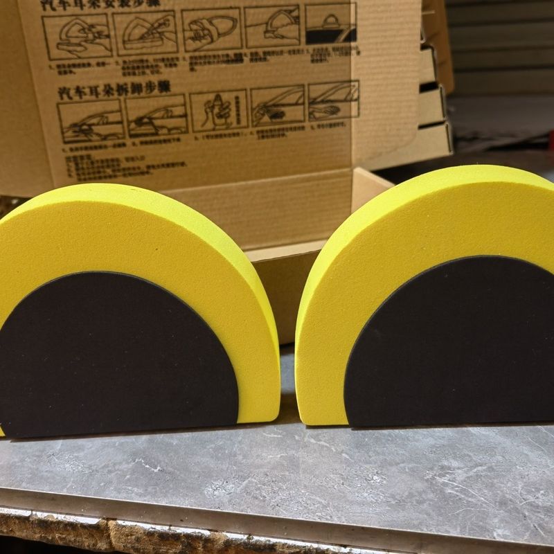 萌え主の車の屋根に熊耳の車の屋根を飾って萌え飾りを売って車のペアを探します。|undefined