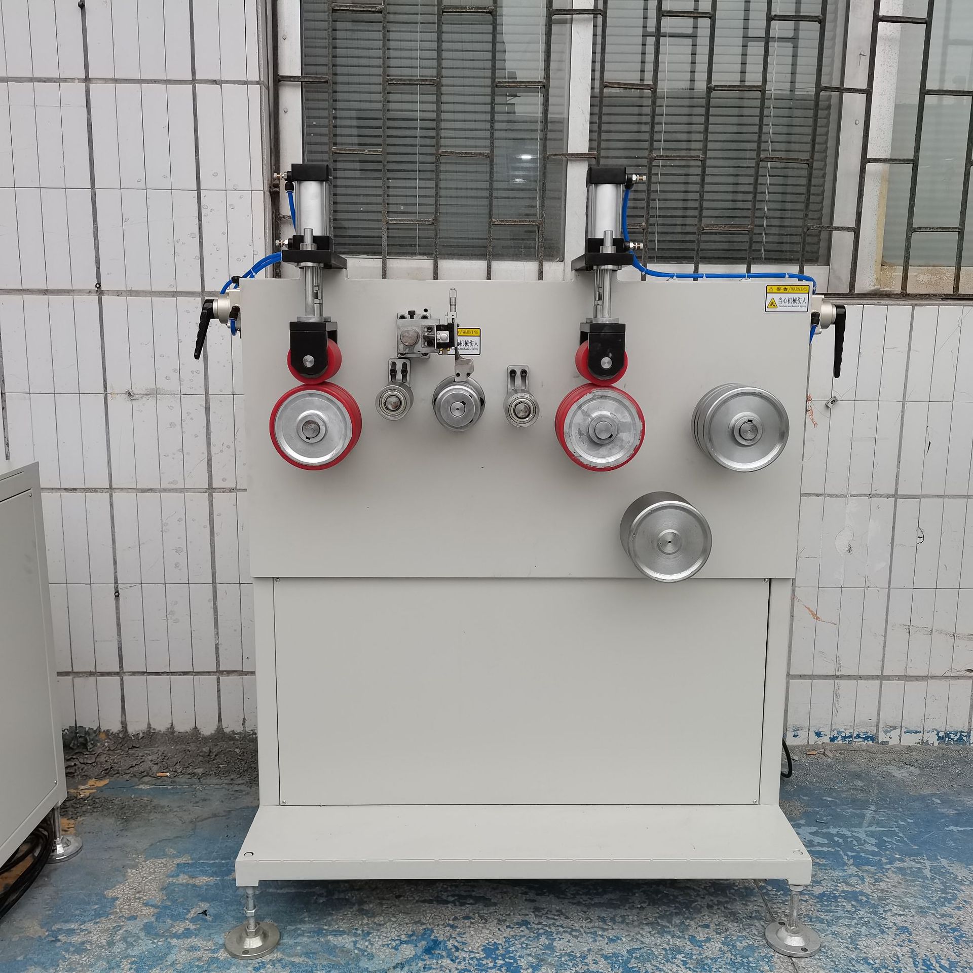 尼龙拉链包覆TPU防水层挤出机 尼龙外塑料TPU防水包覆挤出机设备