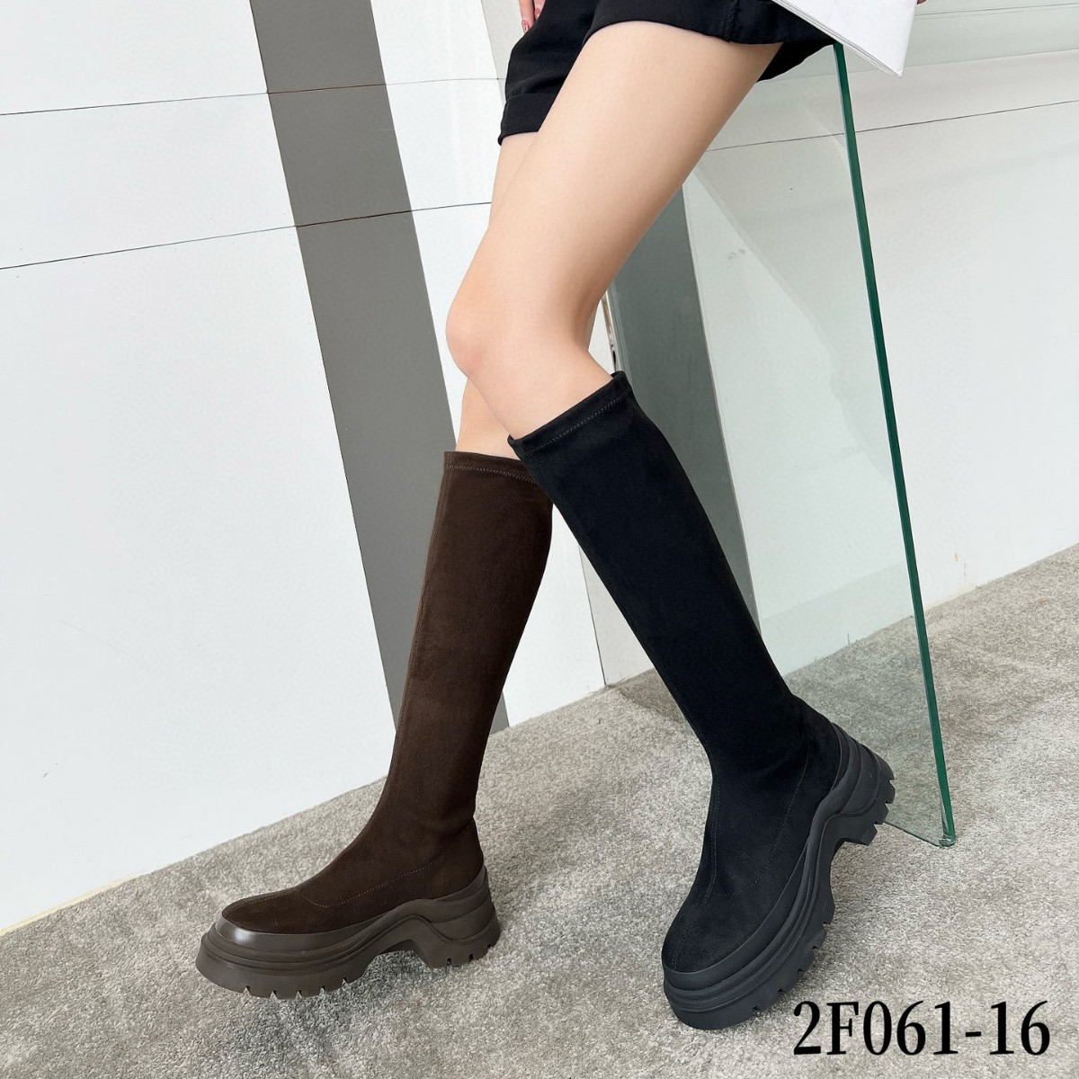 Boot nữ cổ cao ôm bắp chân da mờ mũi tròn gót thấp đàn hồi — Màu đen, Màu cà phê
