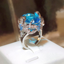 时尚的女士戒指闪亮浅蓝色锆石花朵戒指小红书爆款派对戒指