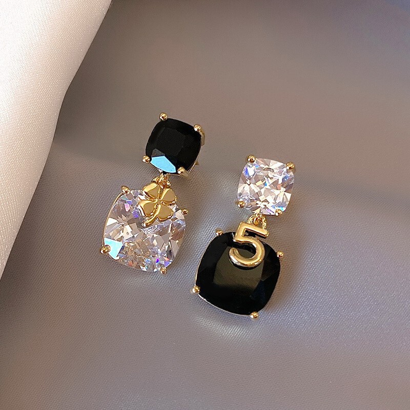 Asymmetric Black Square Earrings Internet Celebrity Popular Earrings 2023 New Elegant Accessible Luxury Earrings Asymmetric Black Square Earrings Internet Celebrity Popular Earrings 2023 New Elegant Accessible Luxury Earrings