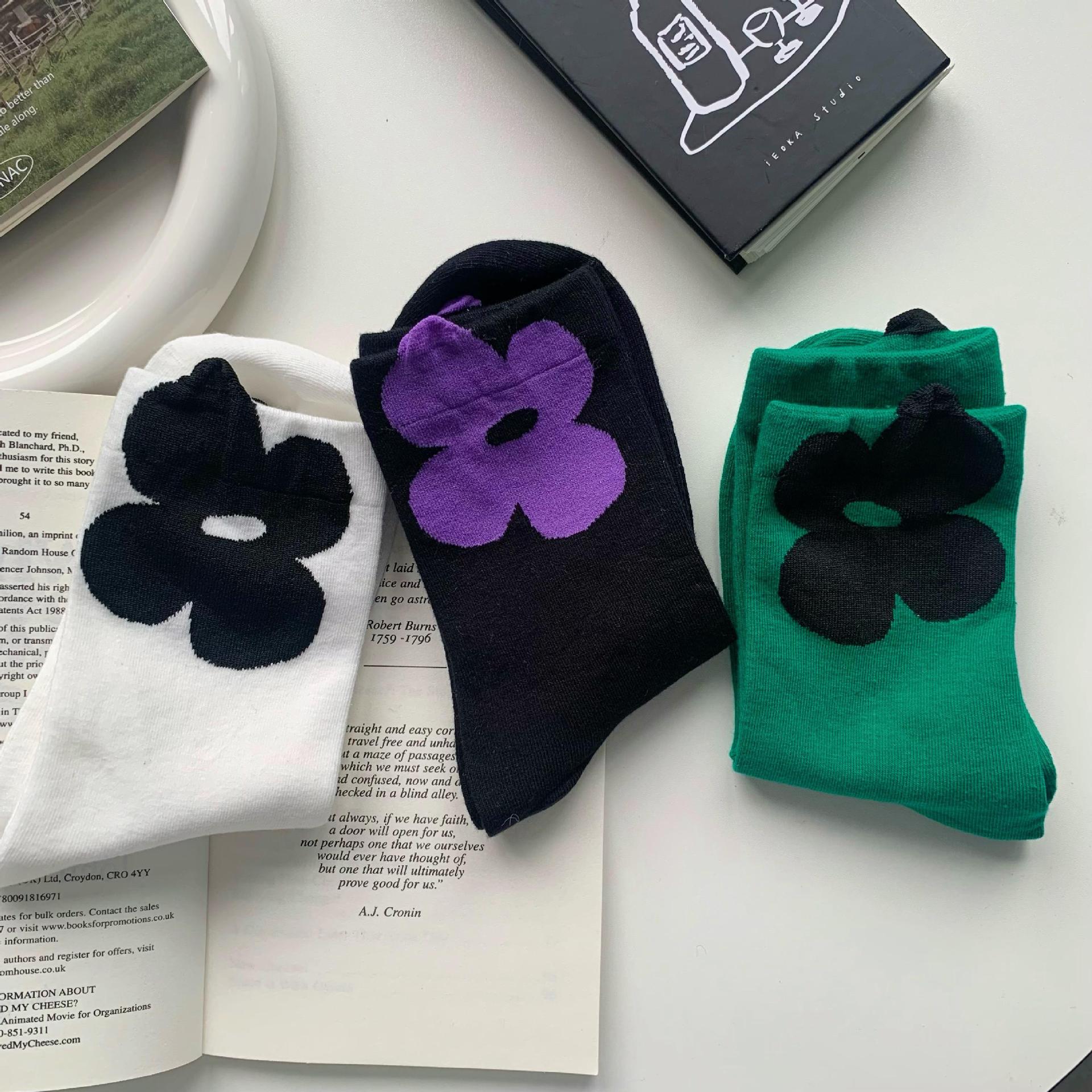 Tide, three dimensional brainteaser, cute green socks flower-shaped, mid-length, suitable for spring and autumn, flowered