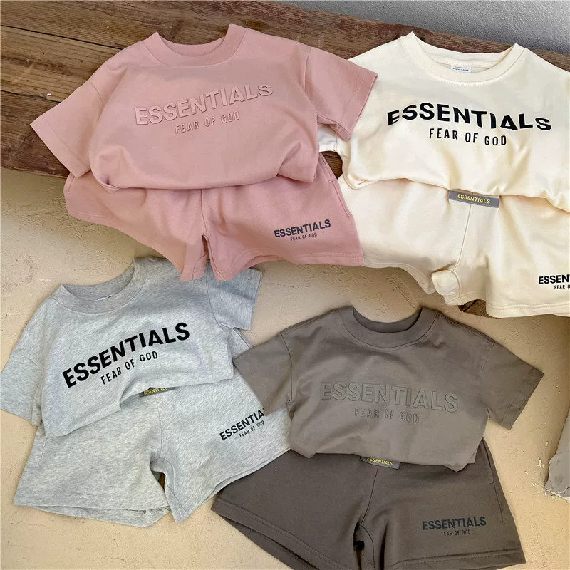 Детский спортивный костюм 2024, летняя новая стильная футболка с короткими рукавами для мальчиков и девочек, детские повседневные шорты, модный комплект из двух предметов