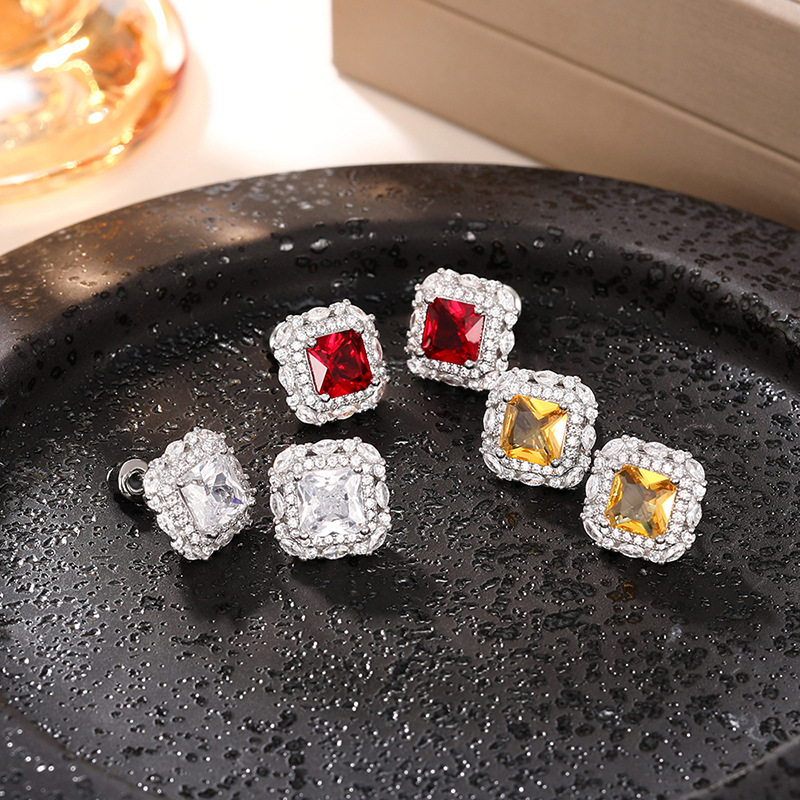 Zircon Crystal Stud Earrings For Men And Women Elegant Style_voghion.com