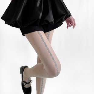 ���Ĳ��c�Ứ�z�m�@�ݼ���ˮ���c�c�Ըкڽz�Q�l����Ů�A�c����m