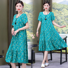 新款气质洋气年轻款棉绸连衣裙女夏季碎花妈妈显瘦人造棉裙子外穿