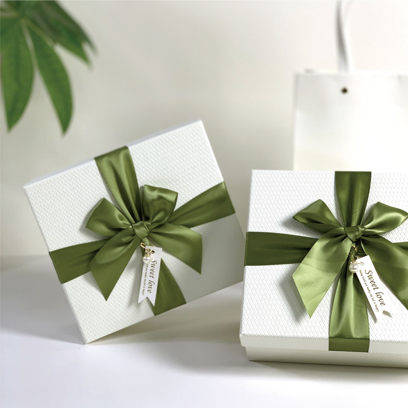 Small fresh gift box Dragon Boat Festival companion gift box Aromatherapy perfume empty box Mother's Day heaven and earth cover gift packaging box