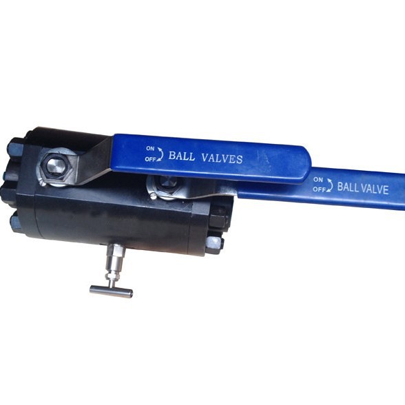 DBB内螺纹双堵塞双排放球阀