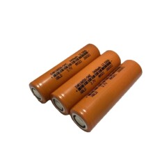 3.7V18650 3400���������늳����ܼҾߵ���܇��yʽ�����Դ늳�